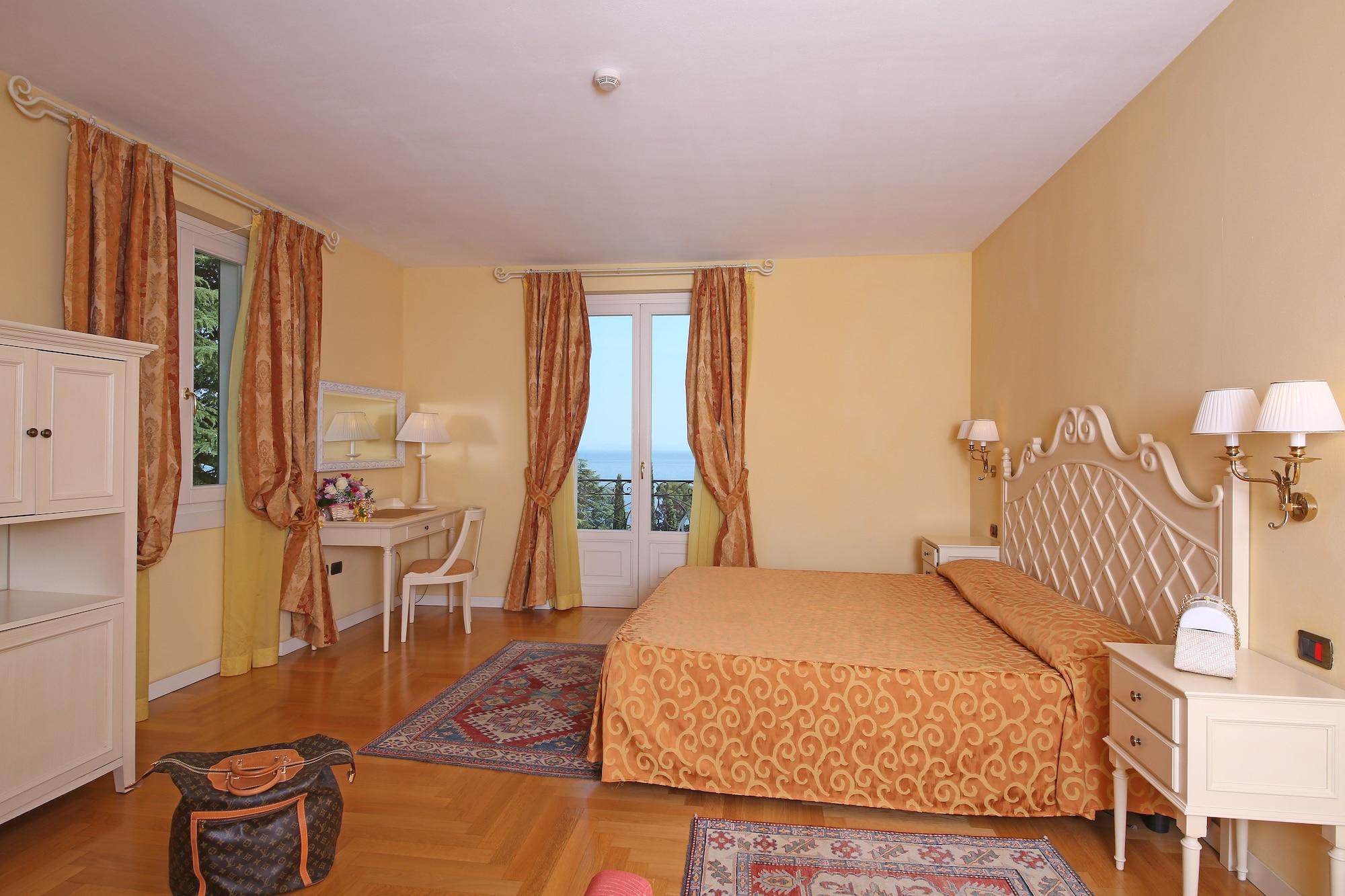 Villa Sofia Hotel Gardone Riviera Ngoại thất bức ảnh